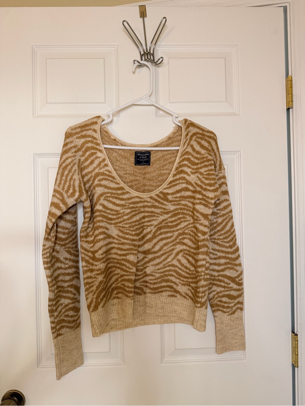 Abercrombie & Fitch Tan and Cream Zebra Scoop Neck Sweater